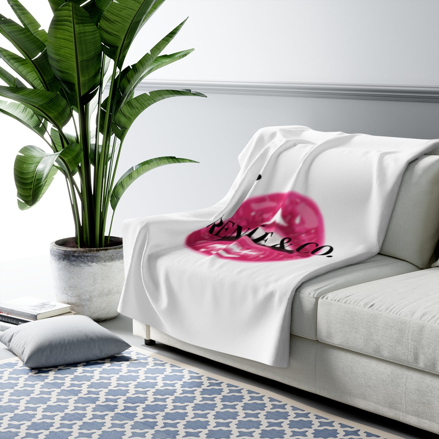 Cozy Sherpa Fleece Blanket with Chic Lip Design, Perfect for Home Decor, Gifts, and Self-Care