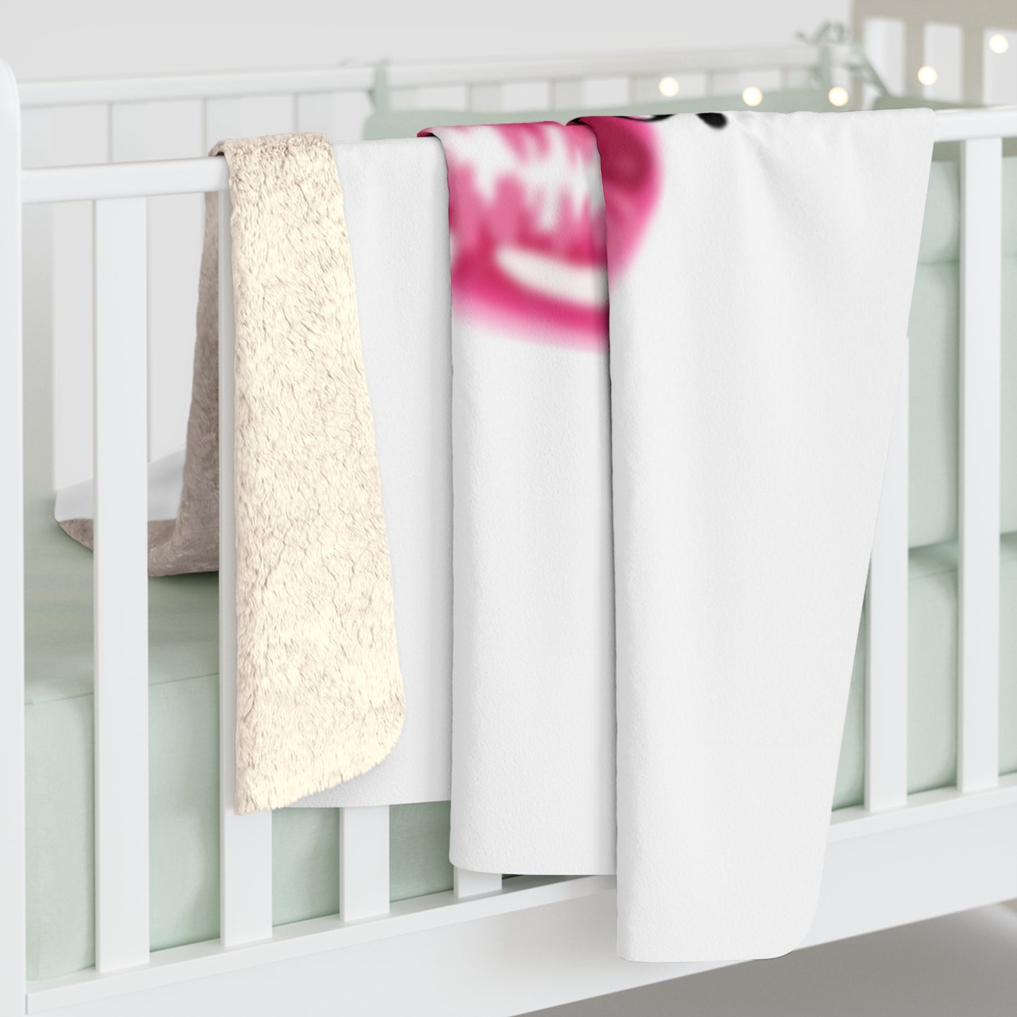 Cozy Sherpa Fleece Blanket with Chic Lip Design, Perfect for Home Decor, Gifts, and Self-Care